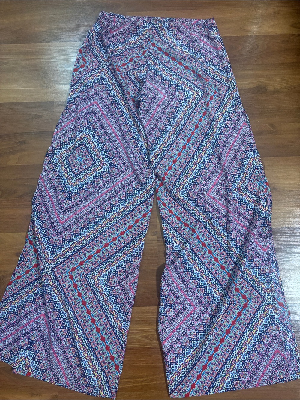 Jessica Simpson Printed Palazzo Pants with Side Split